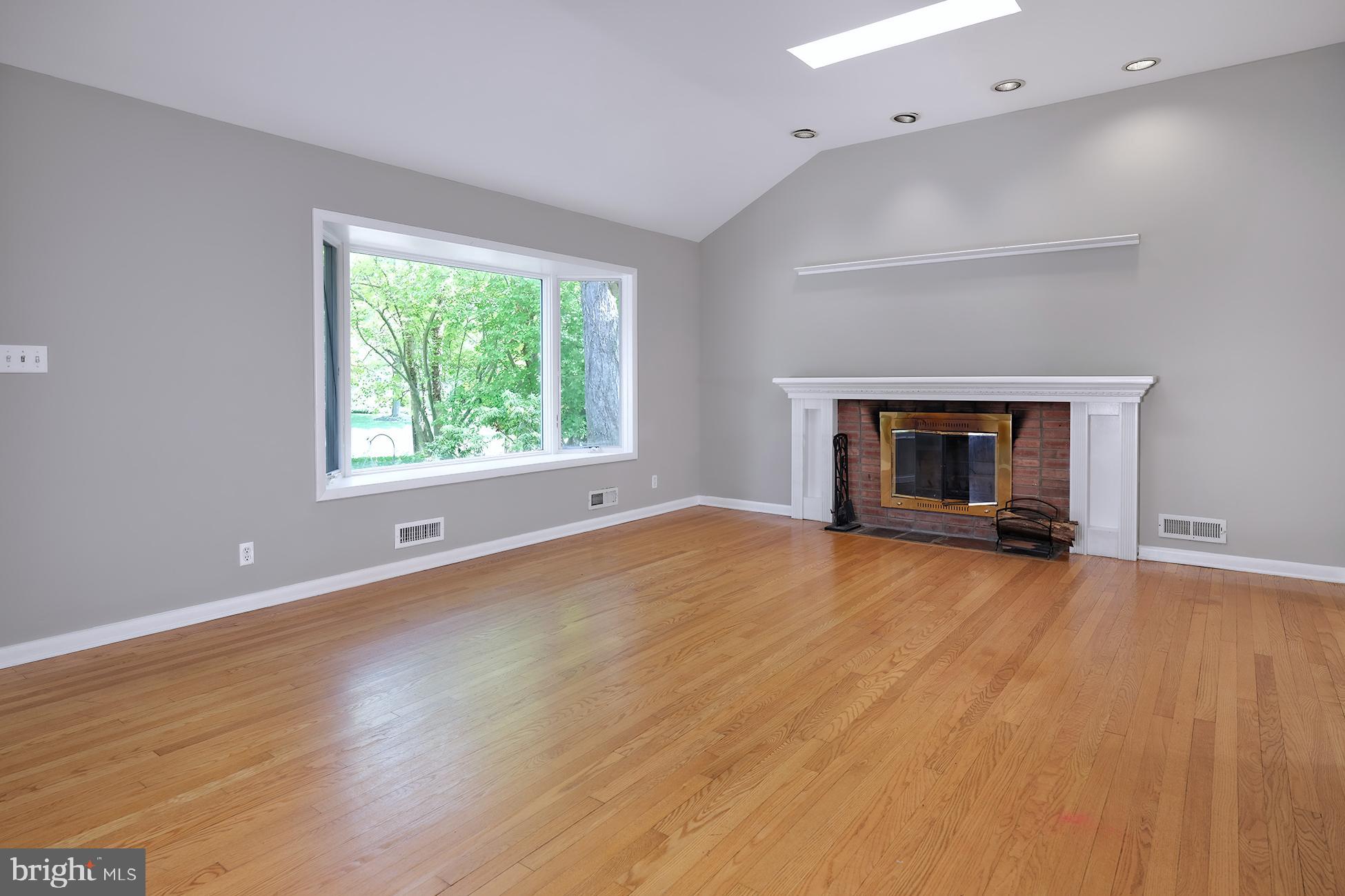 221 Riverside Drive Princeton, NJ 08540 - Photo 5 of 26 Gallery Image 5