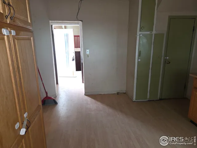 an entryway with a window