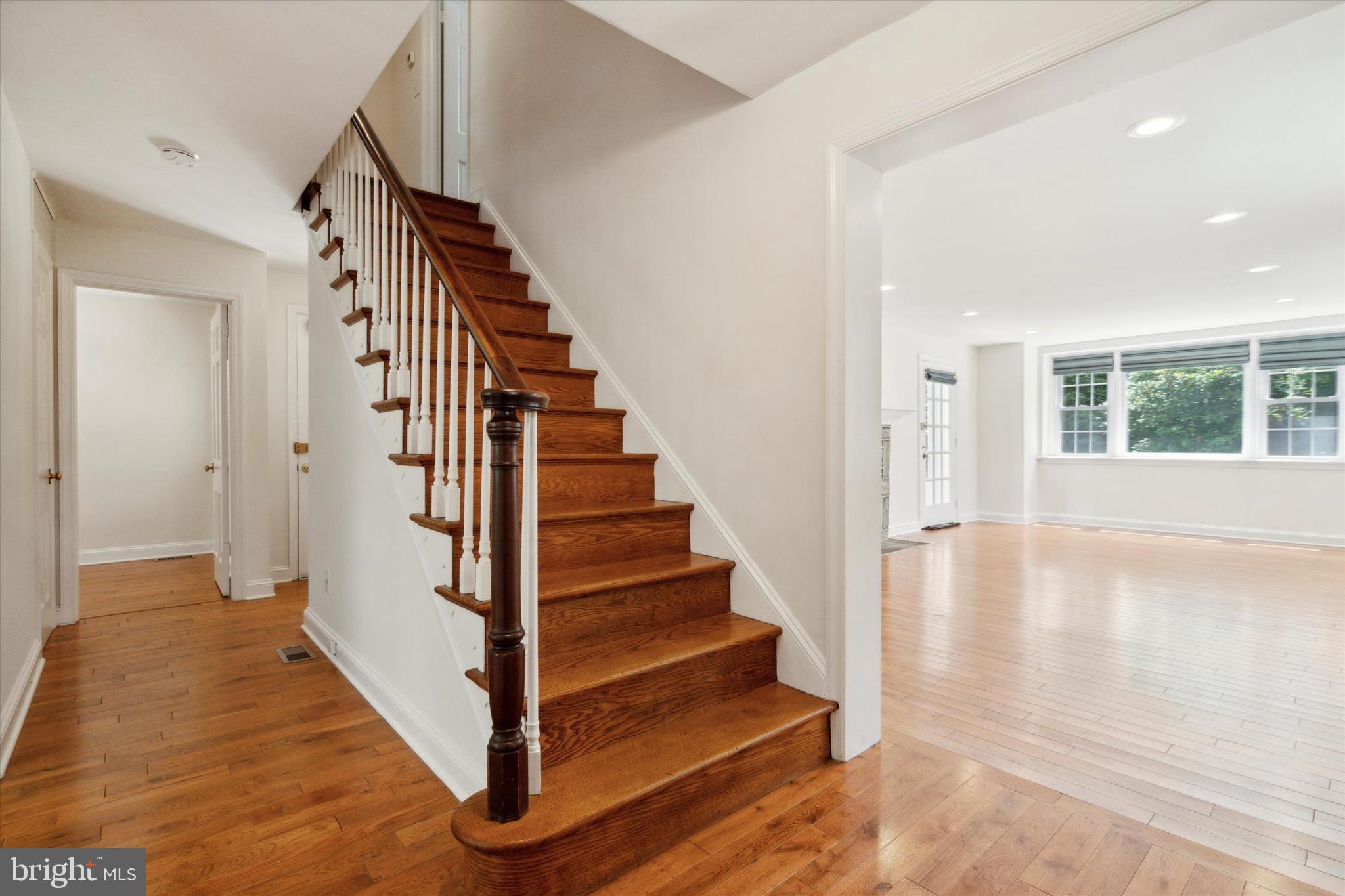 1617 Huntingdon Road Abington, PA 19001 - Photo 2 of 24 Foyer