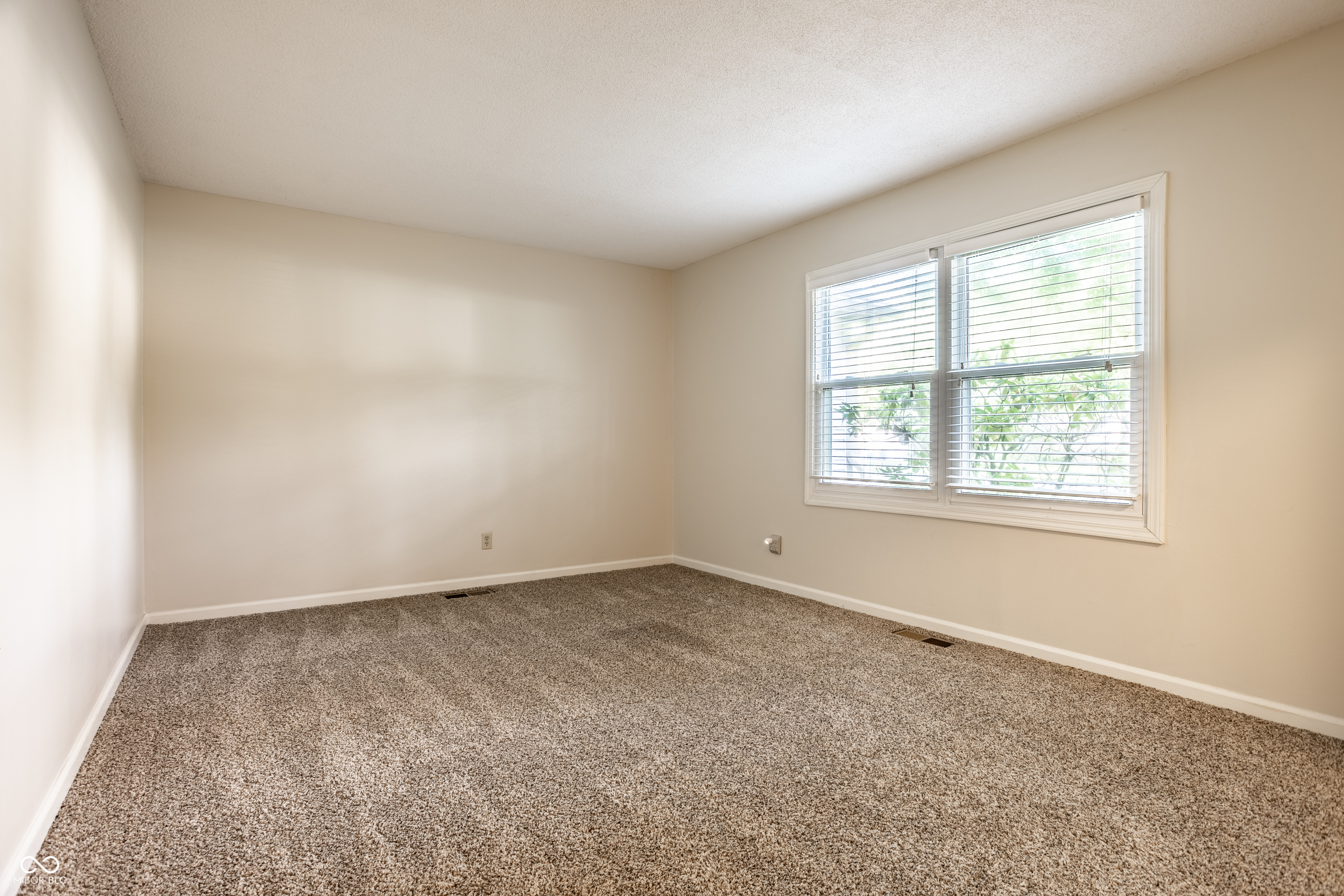 11915 Hoster Road Carmel, IN 46033 - Photo 11 of 35 Gallery Image 11