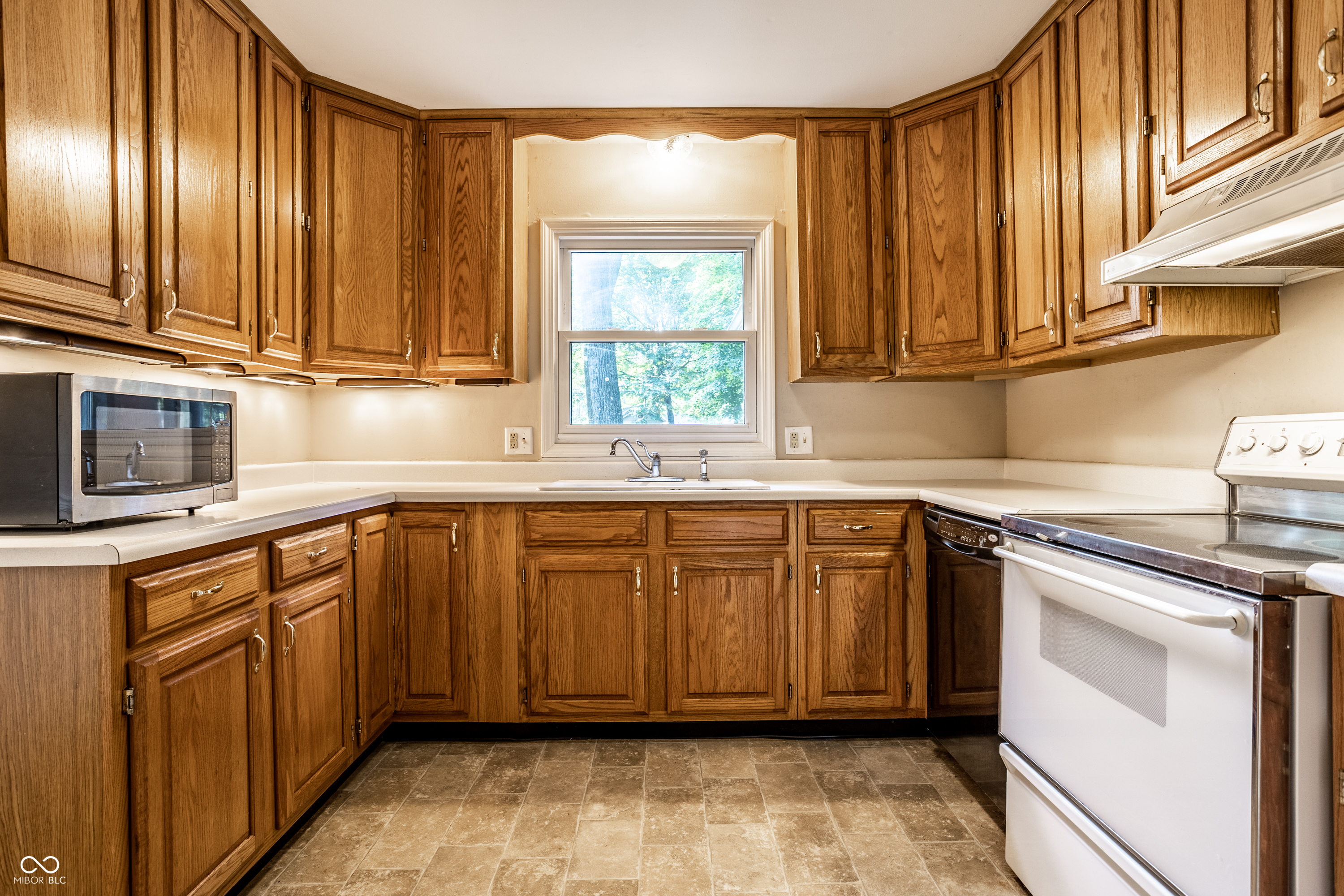 11915 Hoster Road Carmel, IN 46033 - Photo 17 of 35 Gallery Image 17