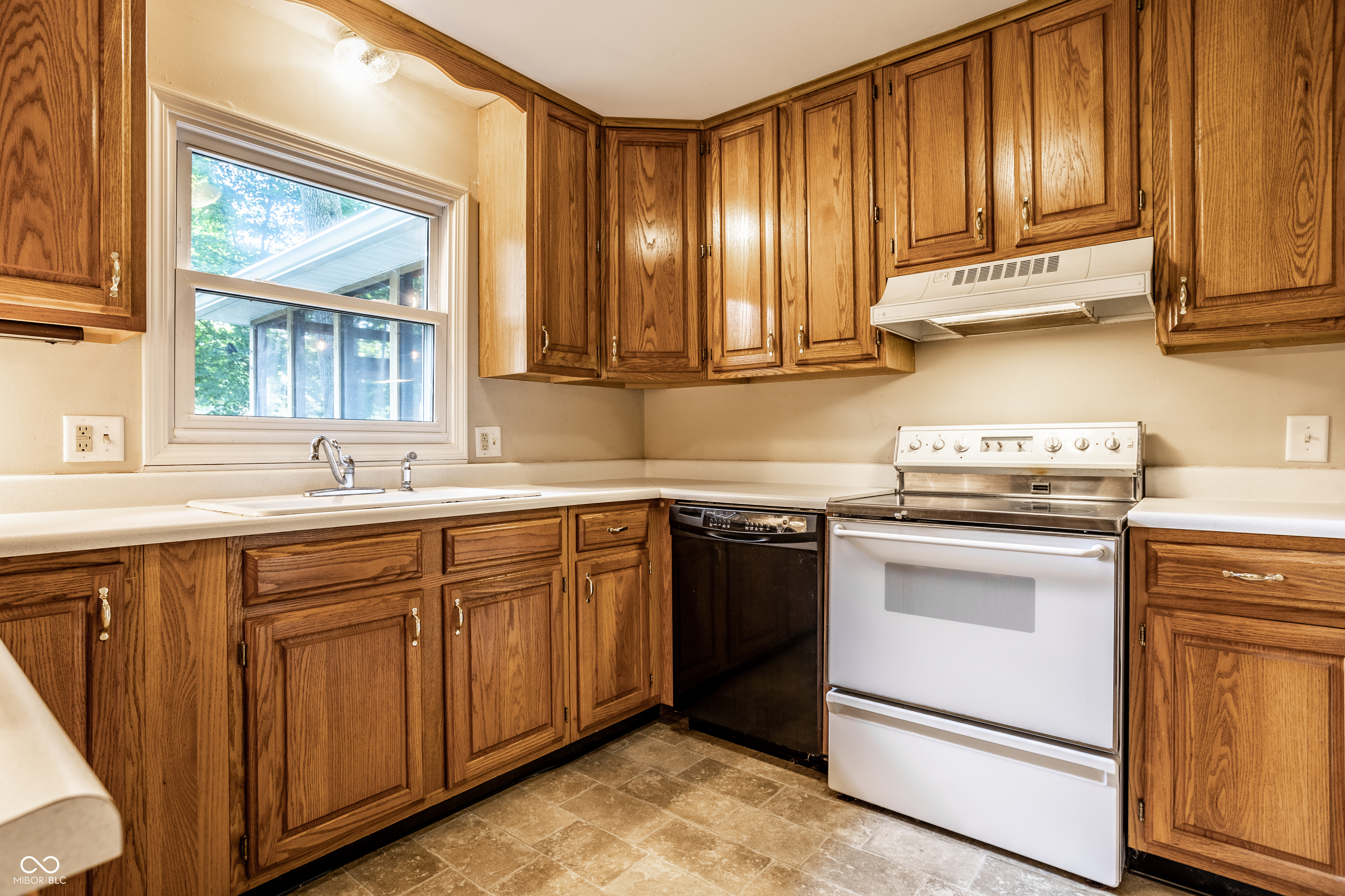11915 Hoster Road Carmel, IN 46033 - Photo 19 of 35 Gallery Image 19