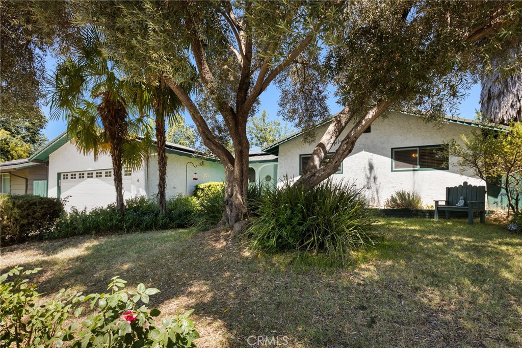4 Doris Way Chico, CA 95926 - Photo 3 of 29