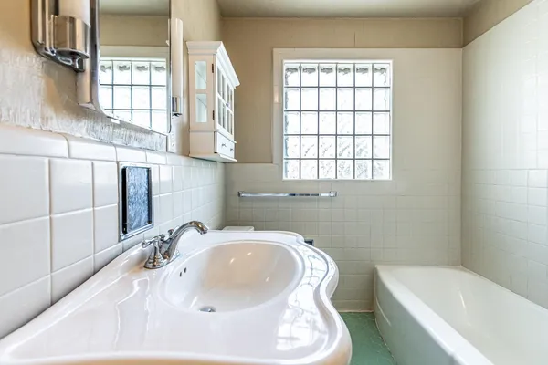 $1,850 | 3708 27th Street, Lubbock, TX 79410