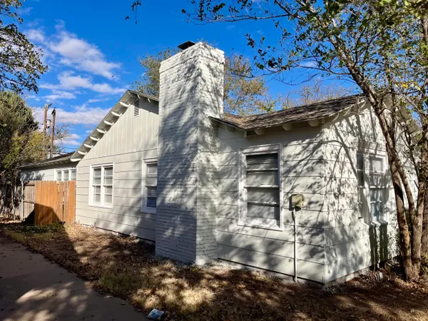 $1,850 | 3708 27th Street, Lubbock, TX 79410