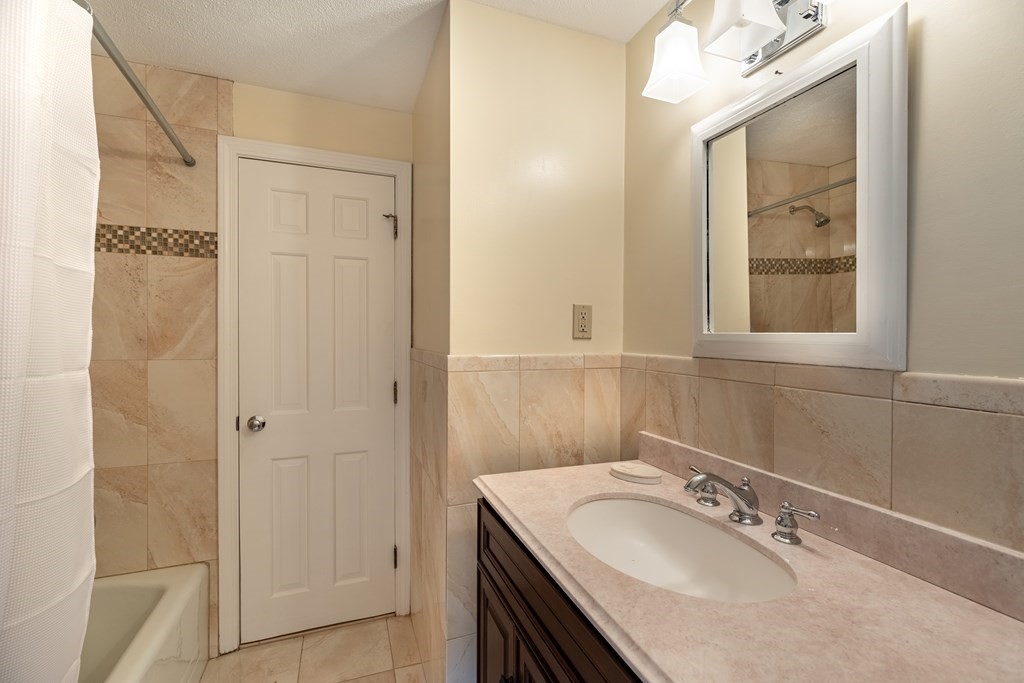 32 Saddle Ridge Road Dover, MA 02030 - Photo 33 of 35 Gallery Image 33