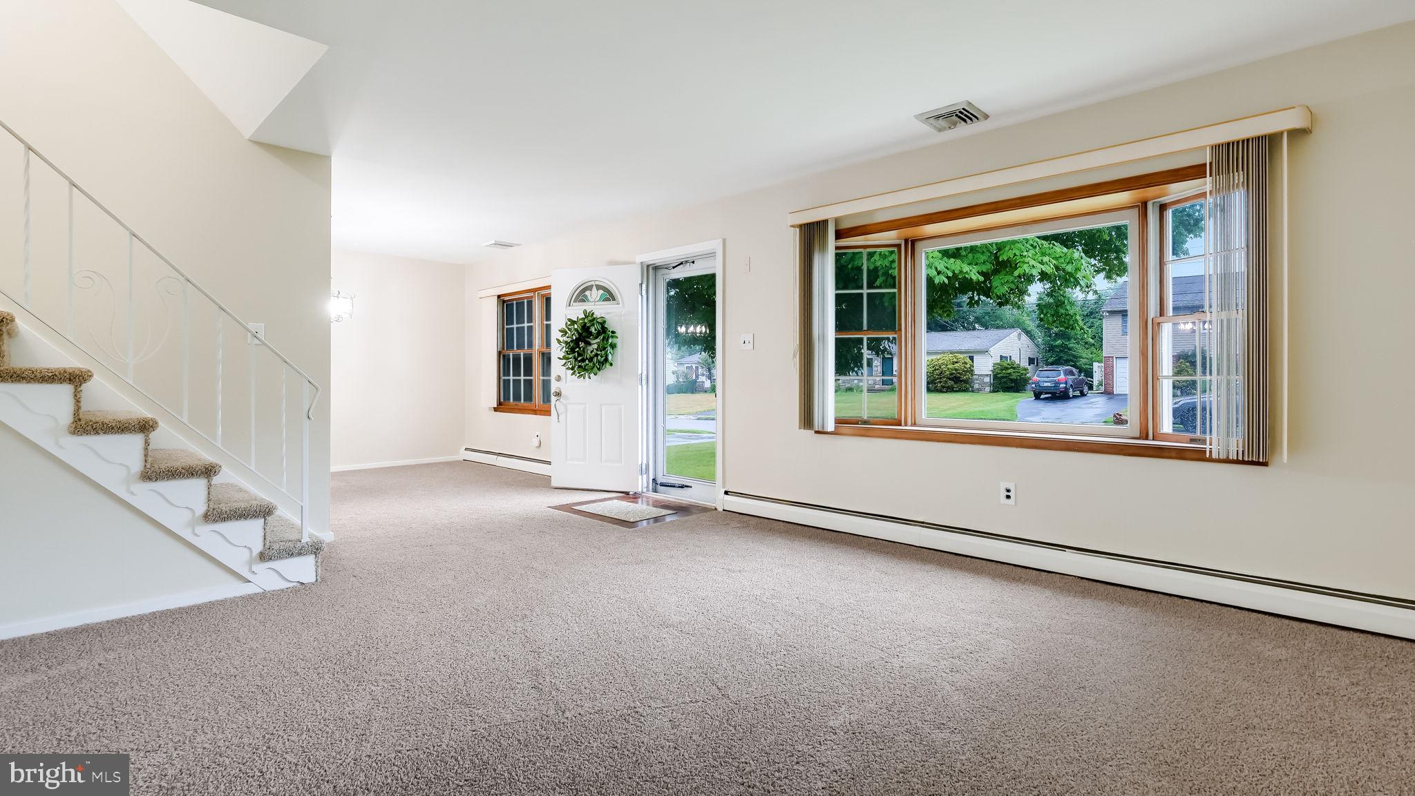 424 Mallard Road Hatboro, PA 19040 - Photo 6 of 34 Living Room-Main Level