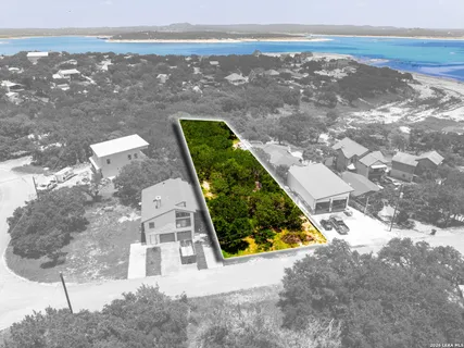 $380,000 | 1216 Lakebreeze Drive, Canyon Lake, TX 78133