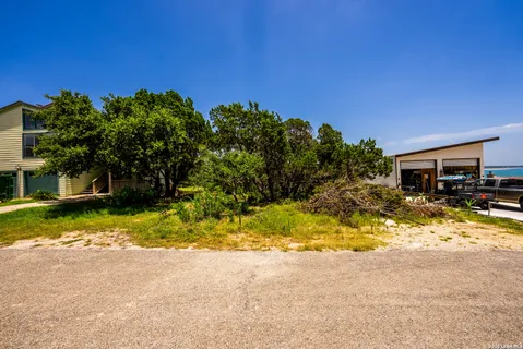 $380,000 | 1216 Lakebreeze Drive, Canyon Lake, TX 78133