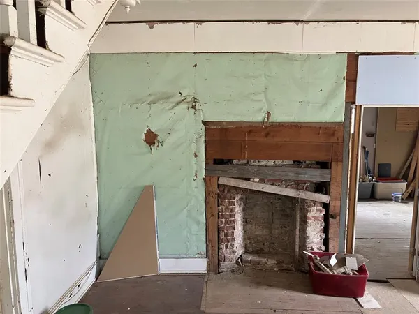 en empty room with windows