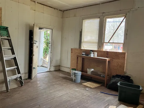 $110,000 | 706 8th Street Southeast, Paris, TX 75460