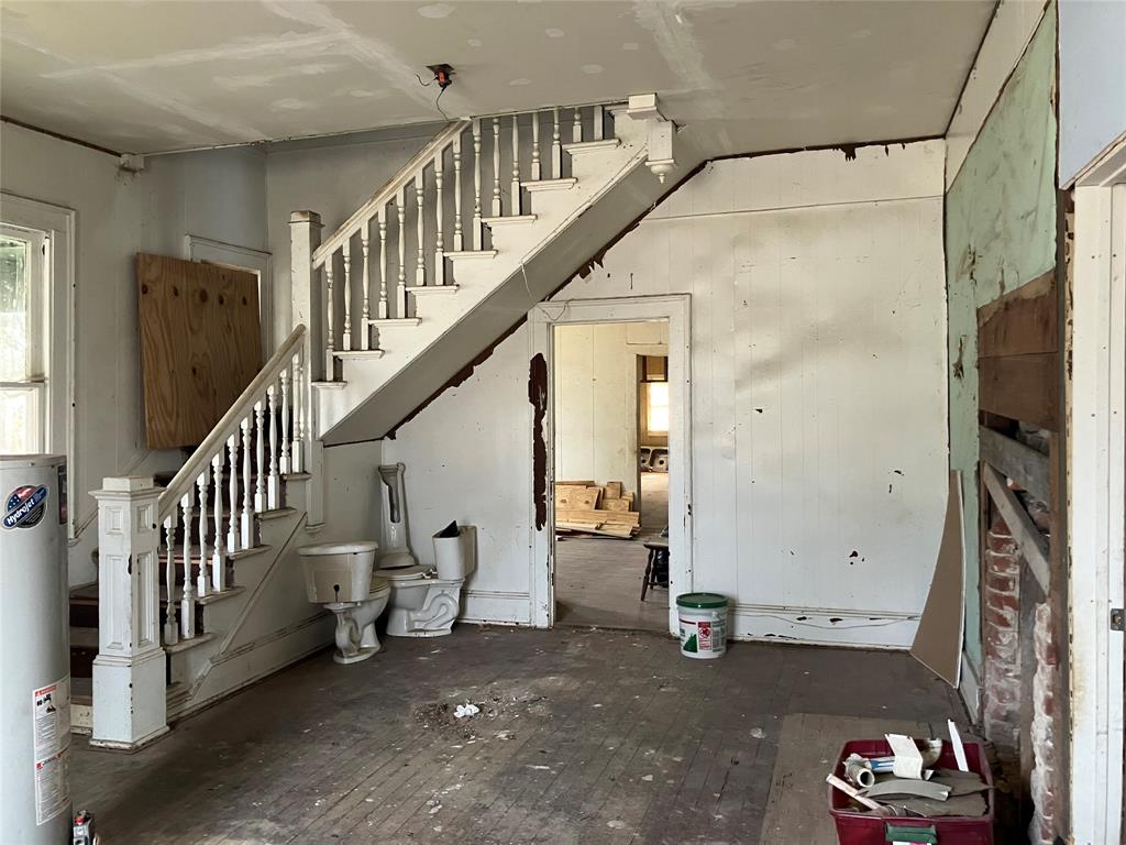 706 8th Street Southeast Paris, TX 75460 - Photo 2 of 20