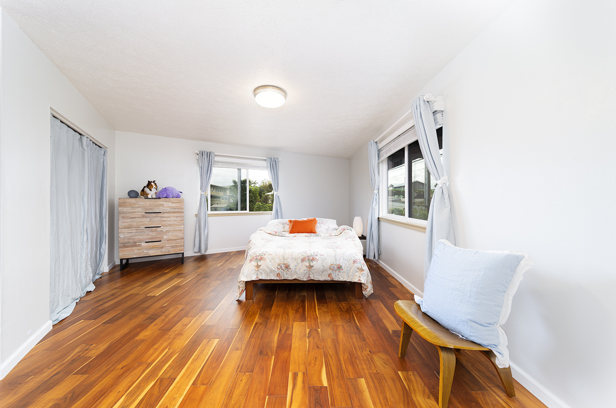 420 Huali Place Hilo, HI 96720 - Photo 13 of 30 a living room with furniture and a wooden floor