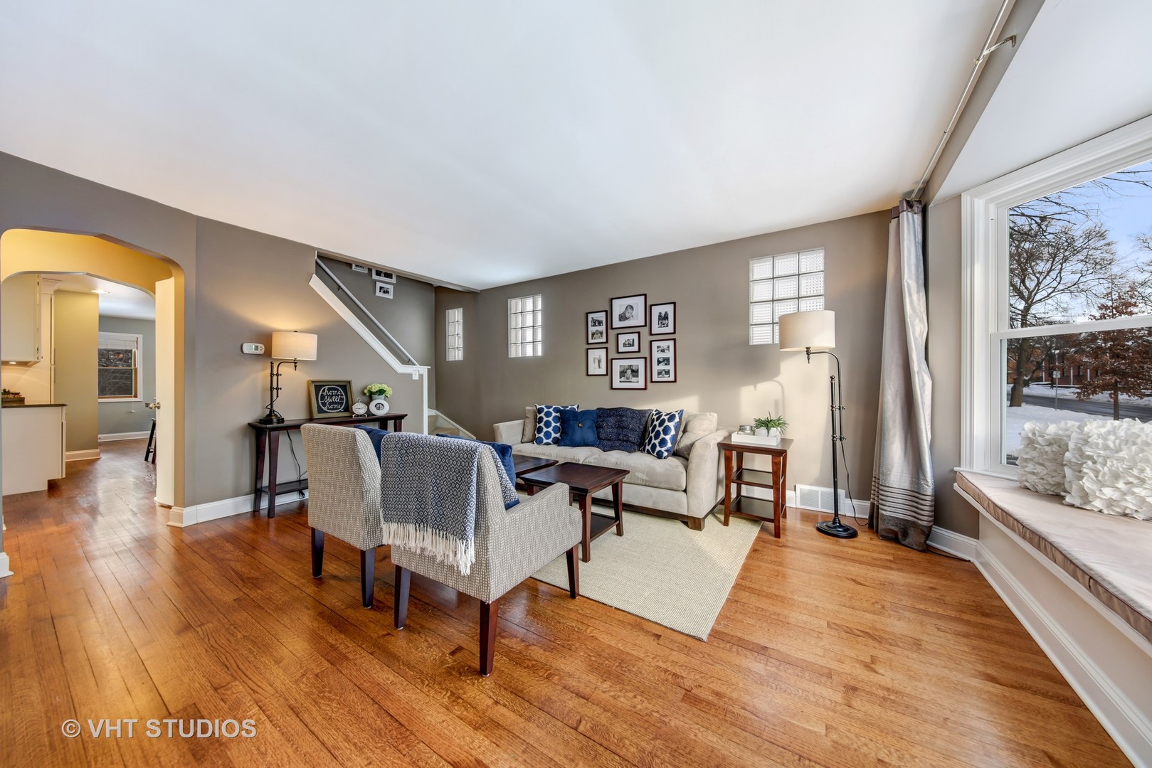 4828 Douglas Road Downers Grove, IL 60515 - Photo 2 of 21