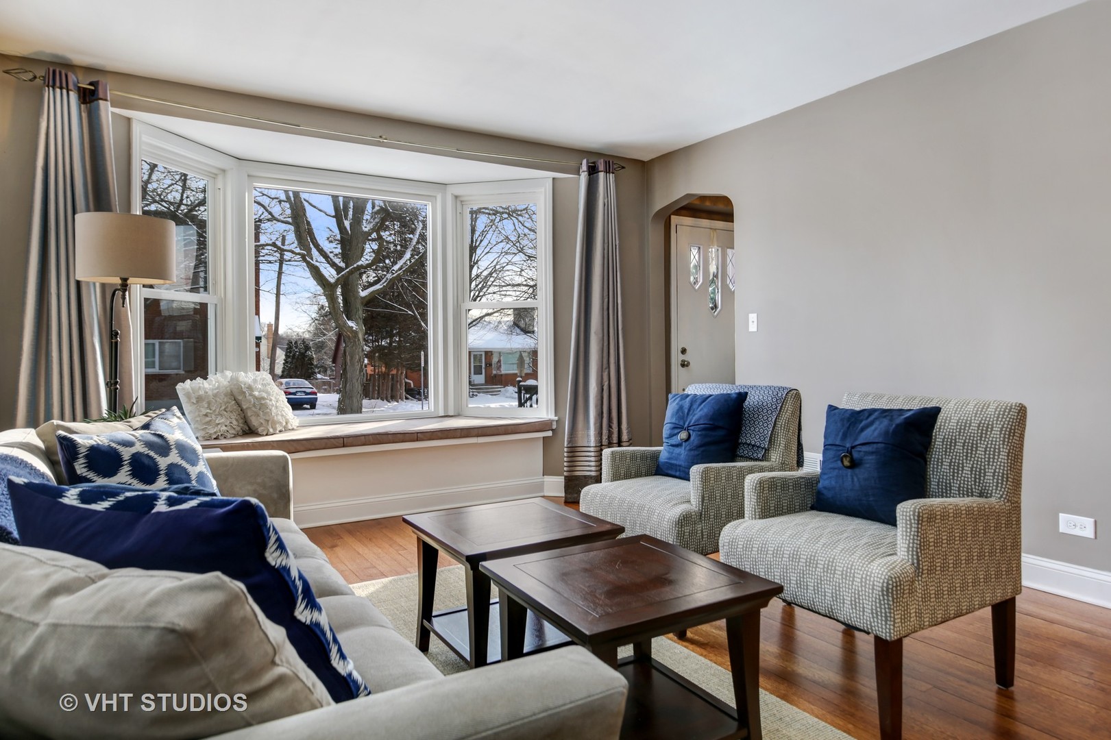 4828 Douglas Road Downers Grove, IL 60515 - Photo 3 of 21