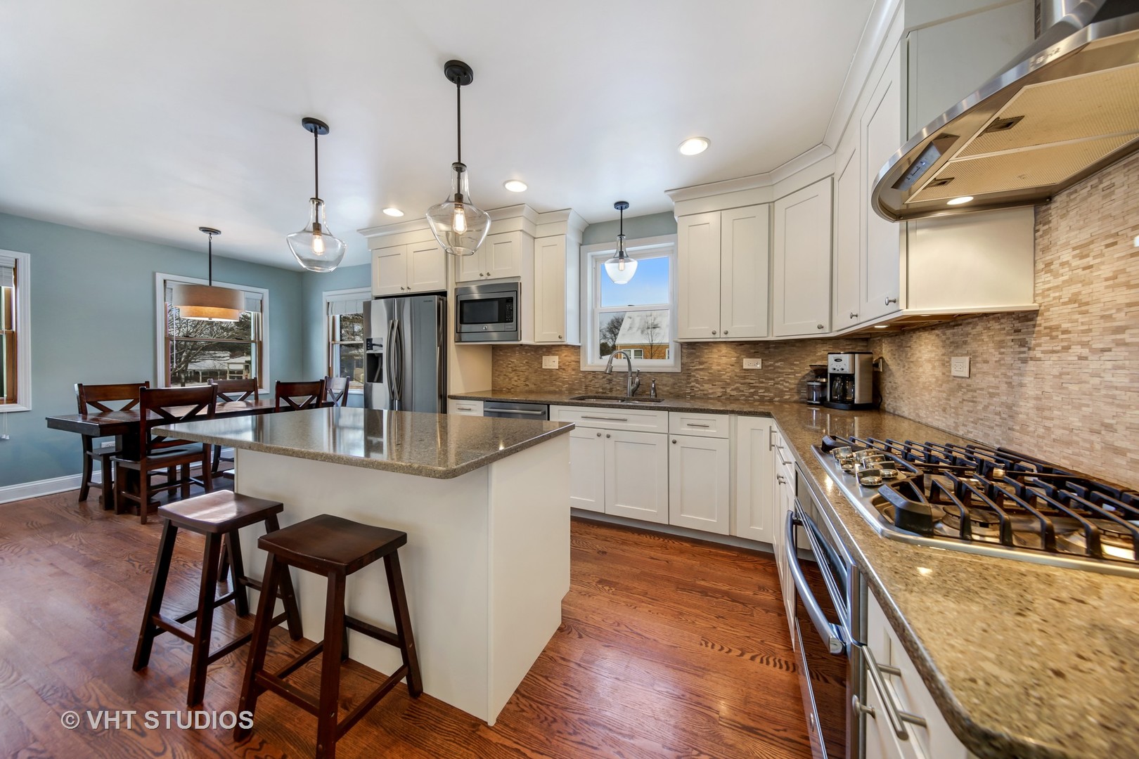 4828 Douglas Road Downers Grove, IL 60515 - Photo 5 of 21