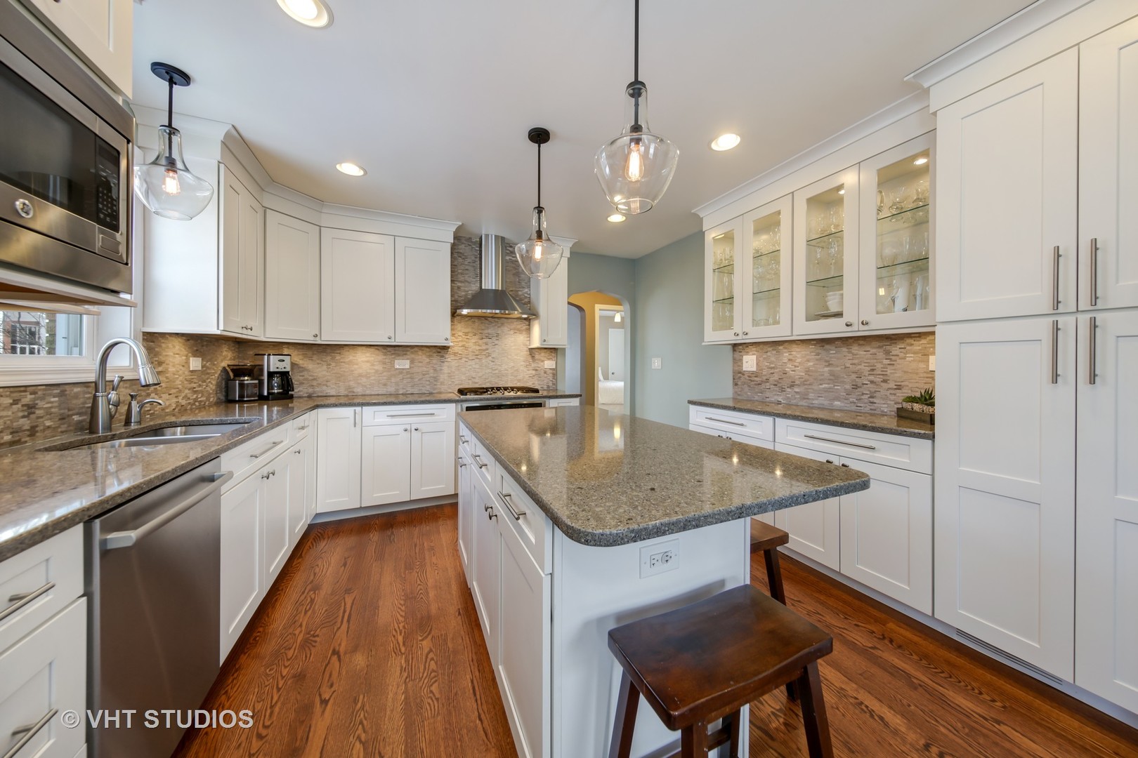 4828 Douglas Road Downers Grove, IL 60515 - Photo 6 of 21