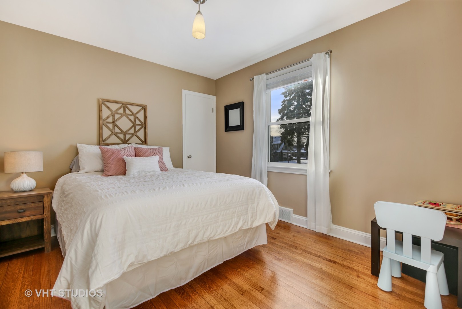 4828 Douglas Road Downers Grove, IL 60515 - Photo 8 of 21