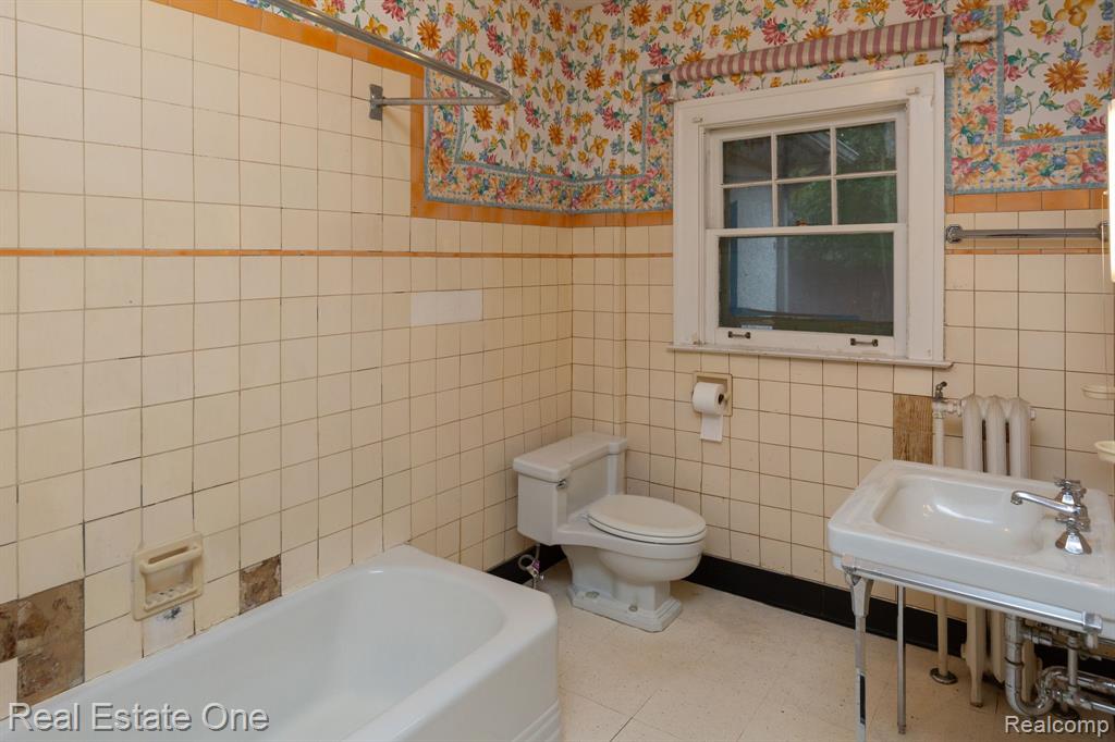 2136 Seminole Street Detroit, MI 48214 - Photo 29 of 37 Gallery Image 29