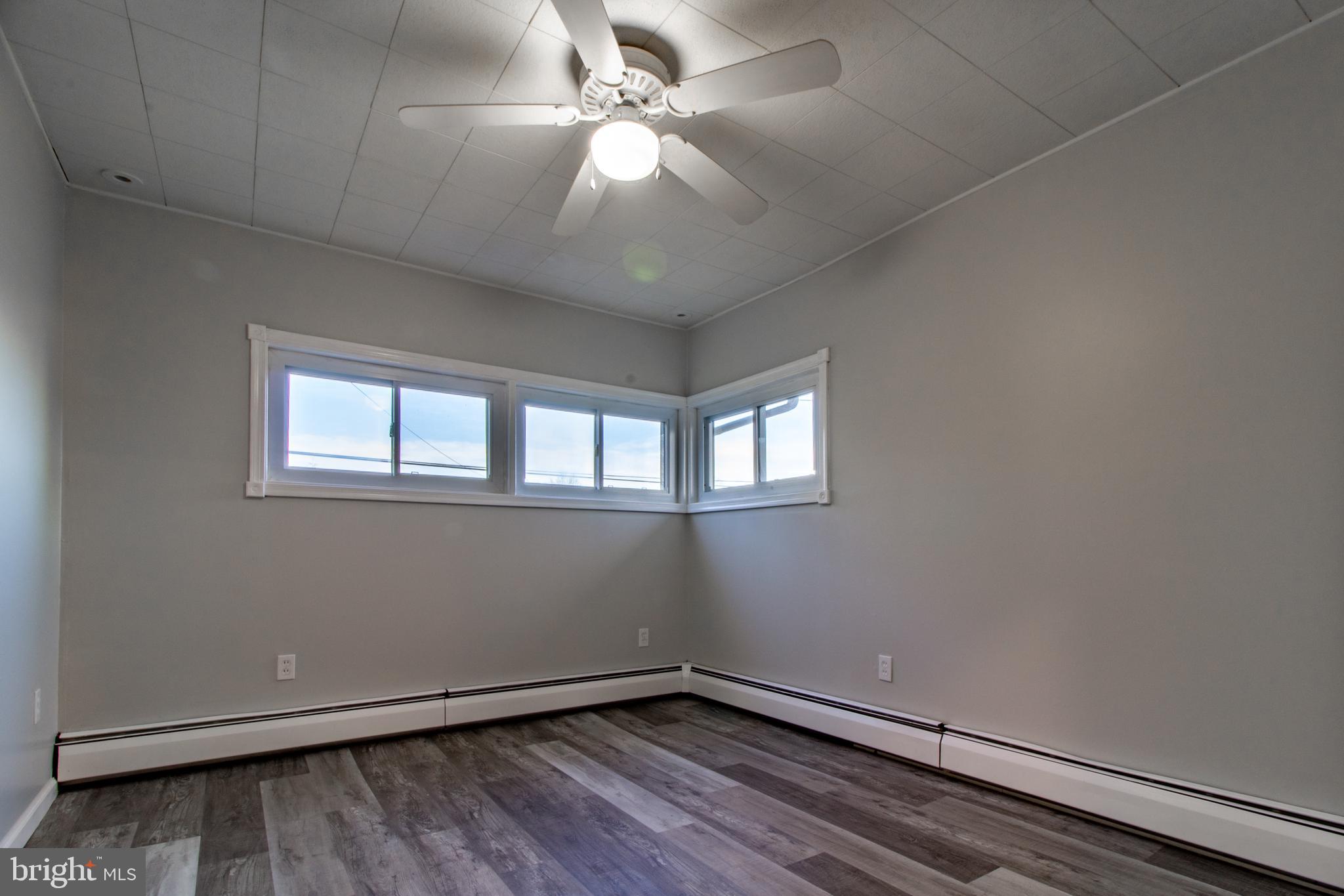 35 Valley Road Levittown, PA 19057 - Photo 12 of 19 Gallery Image 12