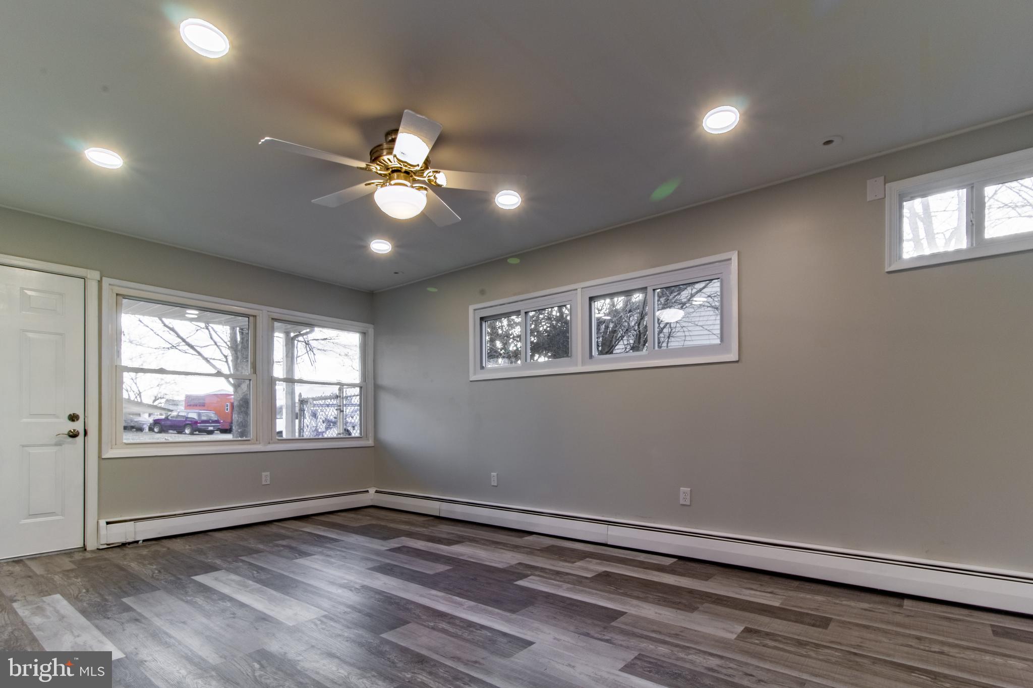 35 Valley Road Levittown, PA 19057 - Photo 14 of 19 Gallery Image 14