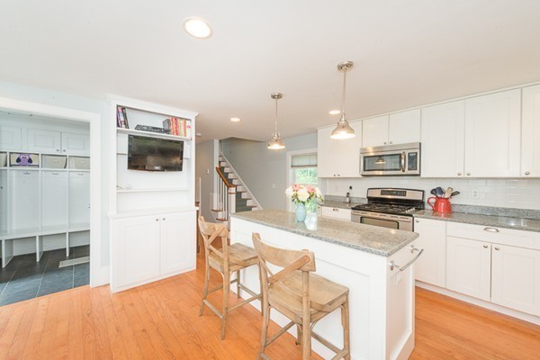 114 South Main Street Topsfield, MA 01983 - Photo 7 of 19 Gallery Image 7