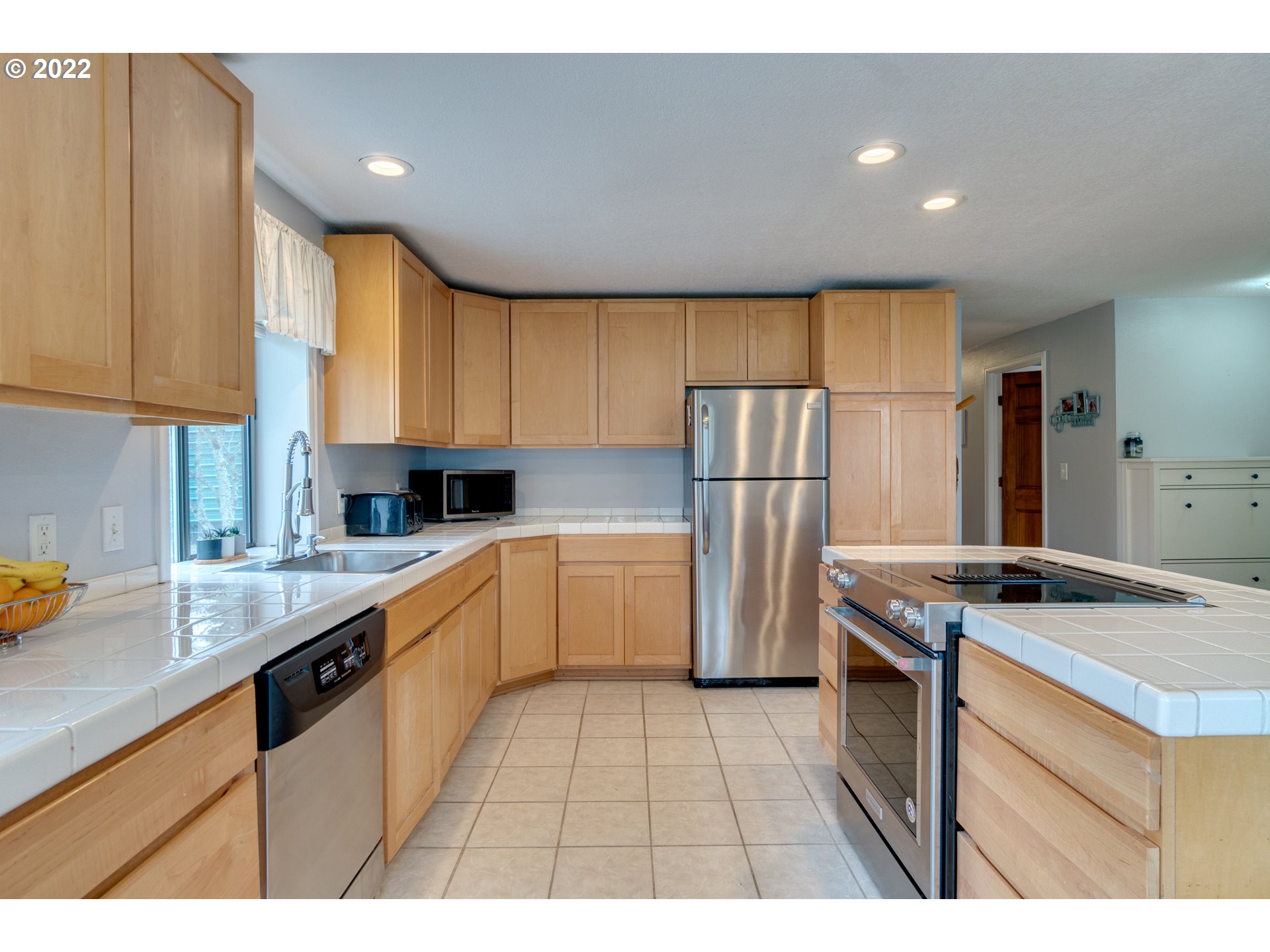 4330 Southeast Hillyard Road Gresham, OR 97080 - Photo 10 of 18 Kitchen