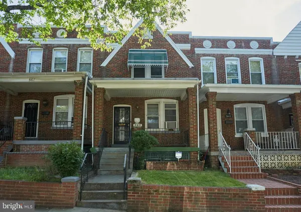 $2,900 | 565 23rd Place Northeast, Washington, DC 20002