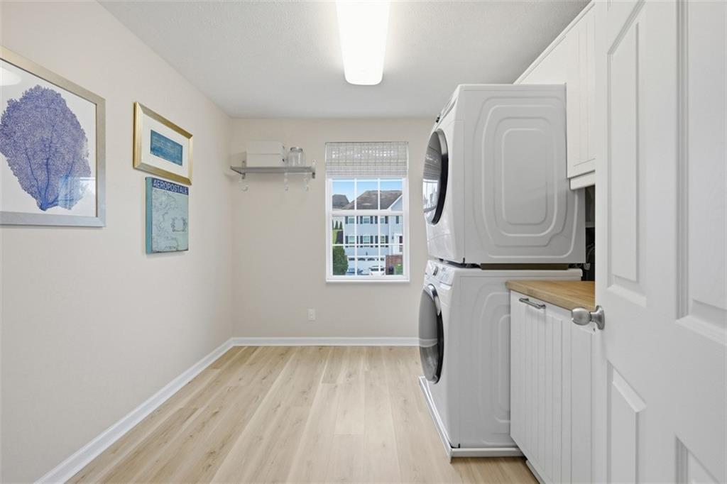 226 Foxwood Road Coraopolis, PA 15108 - Photo 28 of 42 Convenient second-floor laundry adds efficiency exactly where it’s needed.