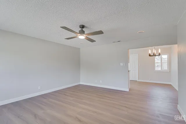 $299,999 | Undisclosed Address, Bakersfield, CA 93306