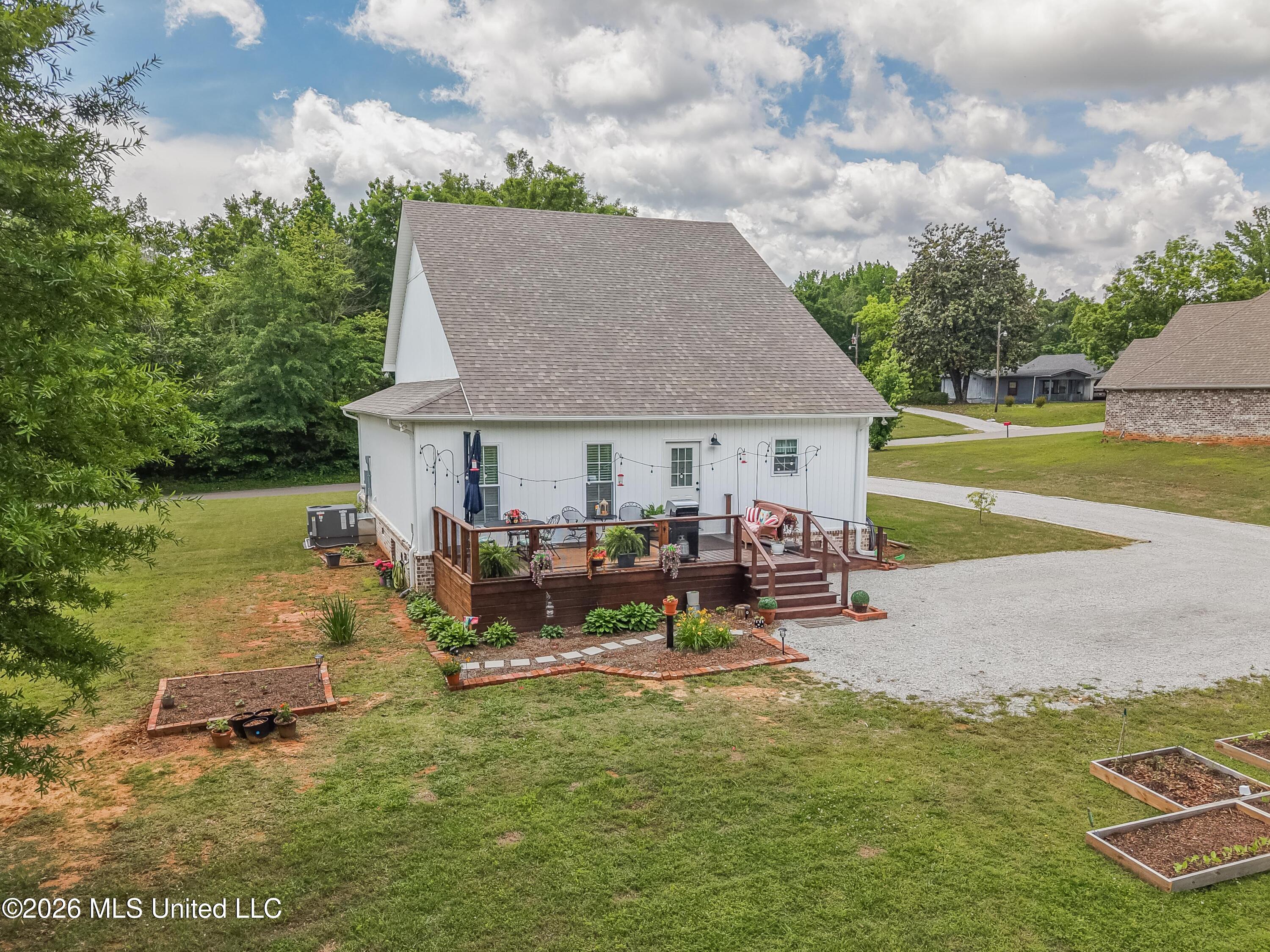 286 Graham Road Iuka, MS 38852 - Photo 6 of 43 286 Graham St-7