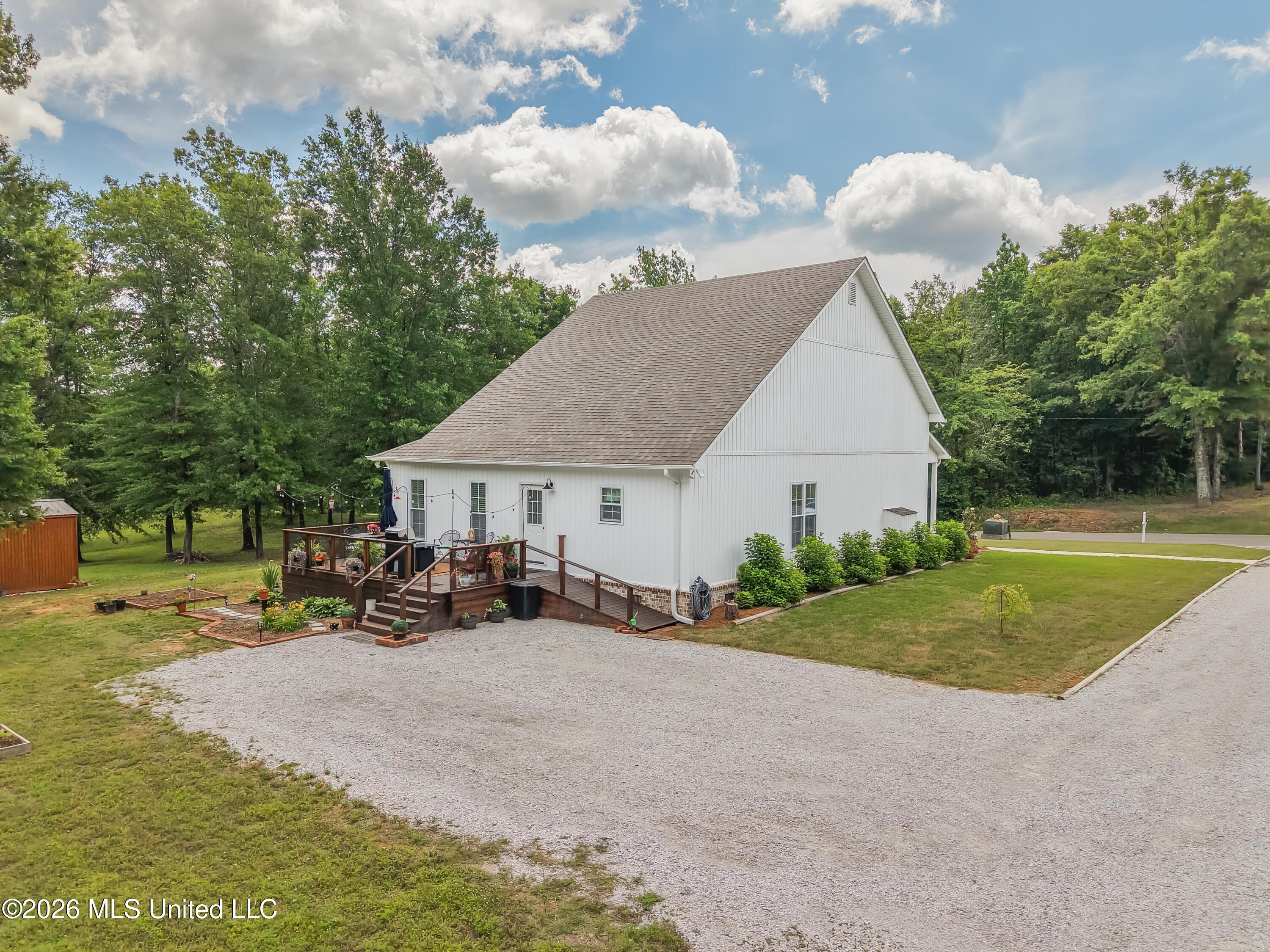 286 Graham Road Iuka, MS 38852 - Photo 7 of 43 286 Graham St-8