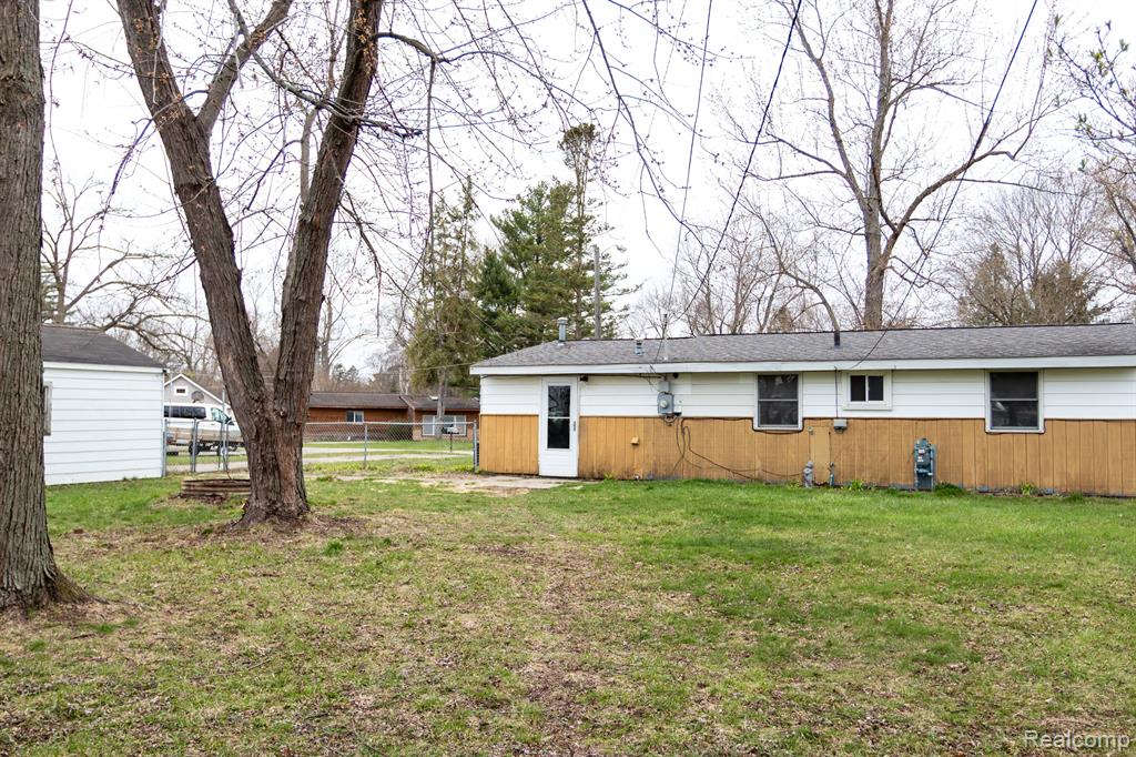 1772 Scheifle Road Walled Lake, MI 48390 - Photo 16 of 17 Gallery Image 16
