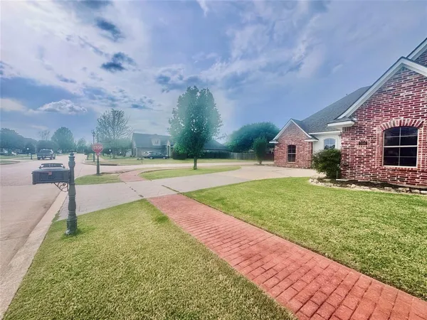 $379,900 | 798 Dumaine Drive, Bossier City, LA 71111