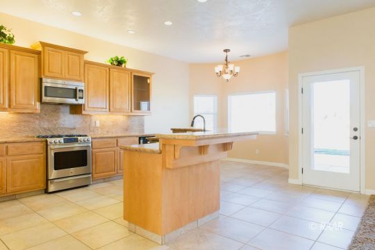 424 West Javis Avenue Ridgecrest, CA 93555 - Photo 9 of 35