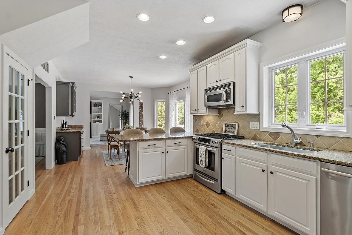 76 Searles Road Windham, NH 03087 - Photo 24 of 40