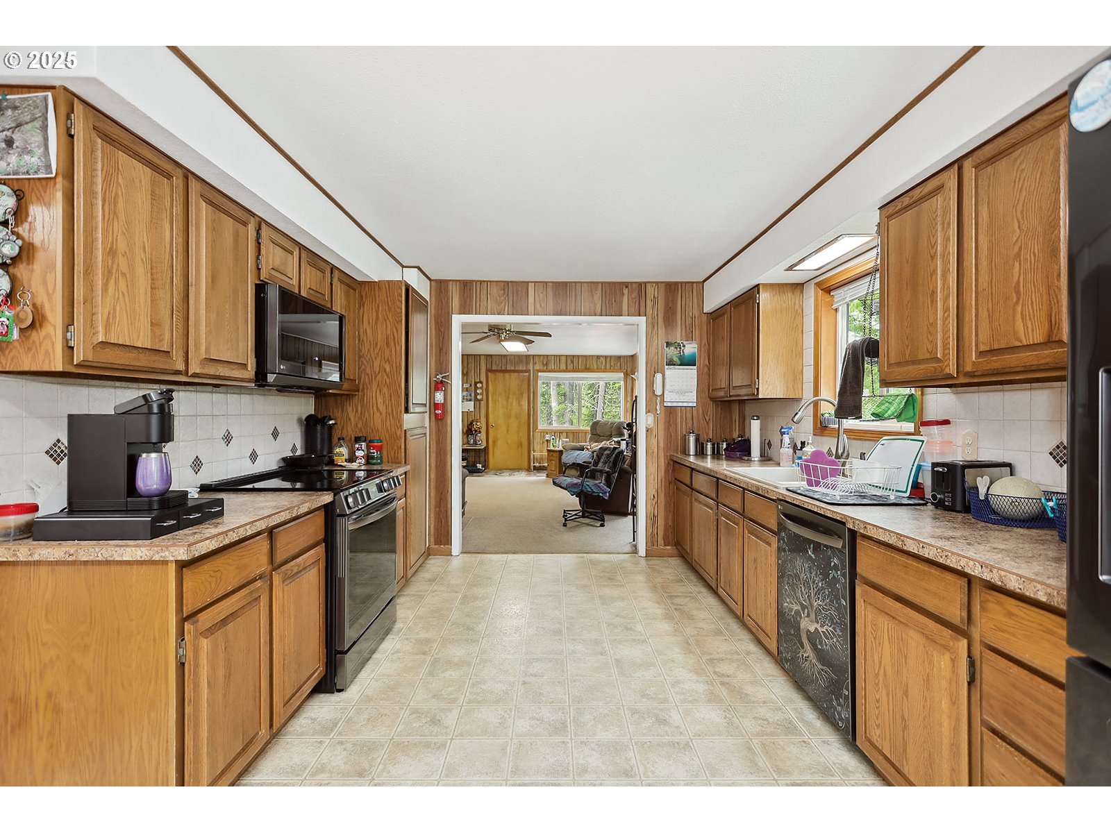 1935 Huskey Road Mosier, OR 97040 - Photo 12 of 47