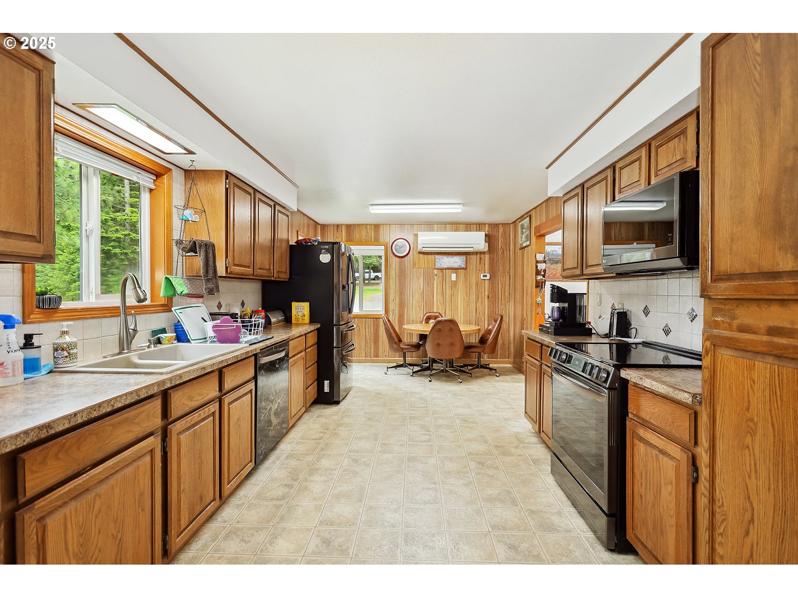 1935 Huskey Road Mosier, OR 97040 - Photo 13 of 47