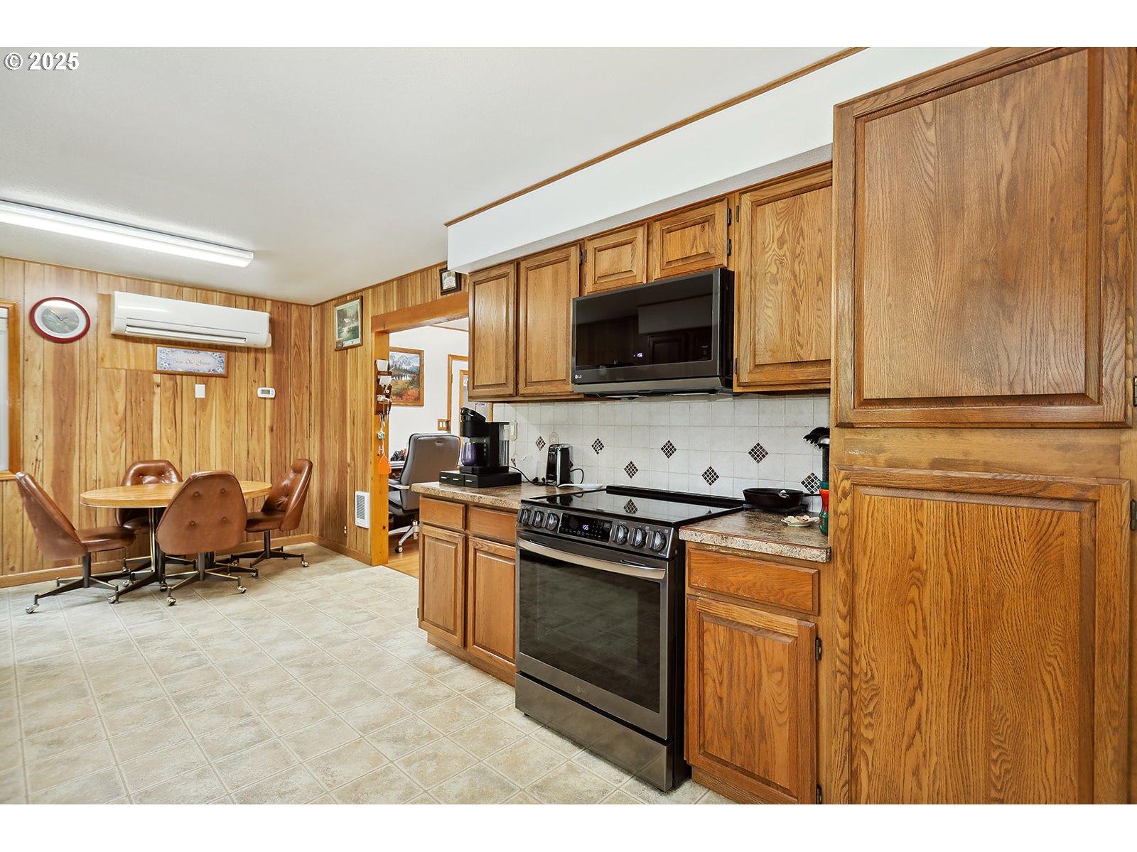 1935 Huskey Road Mosier, OR 97040 - Photo 15 of 47