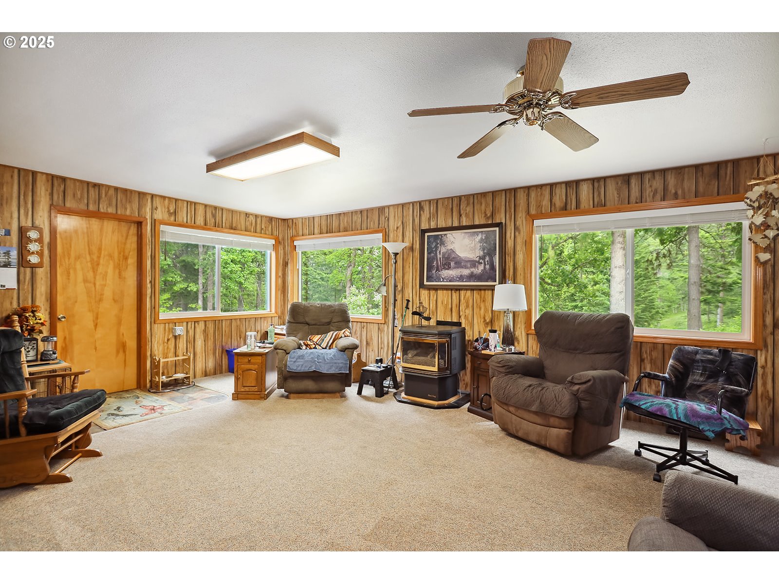 1935 Huskey Road Mosier, OR 97040 - Photo 17 of 47