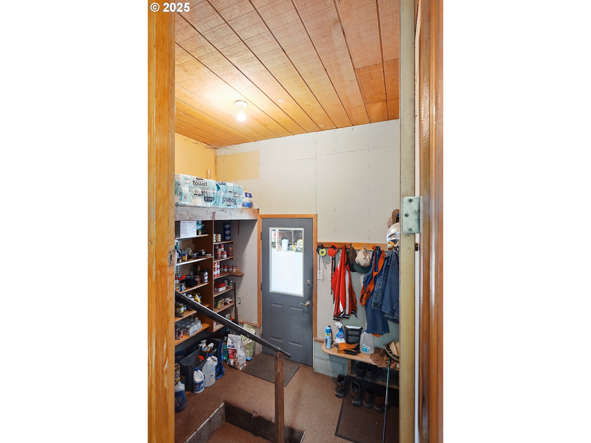 1935 Huskey Road Mosier, OR 97040 - Photo 33 of 47