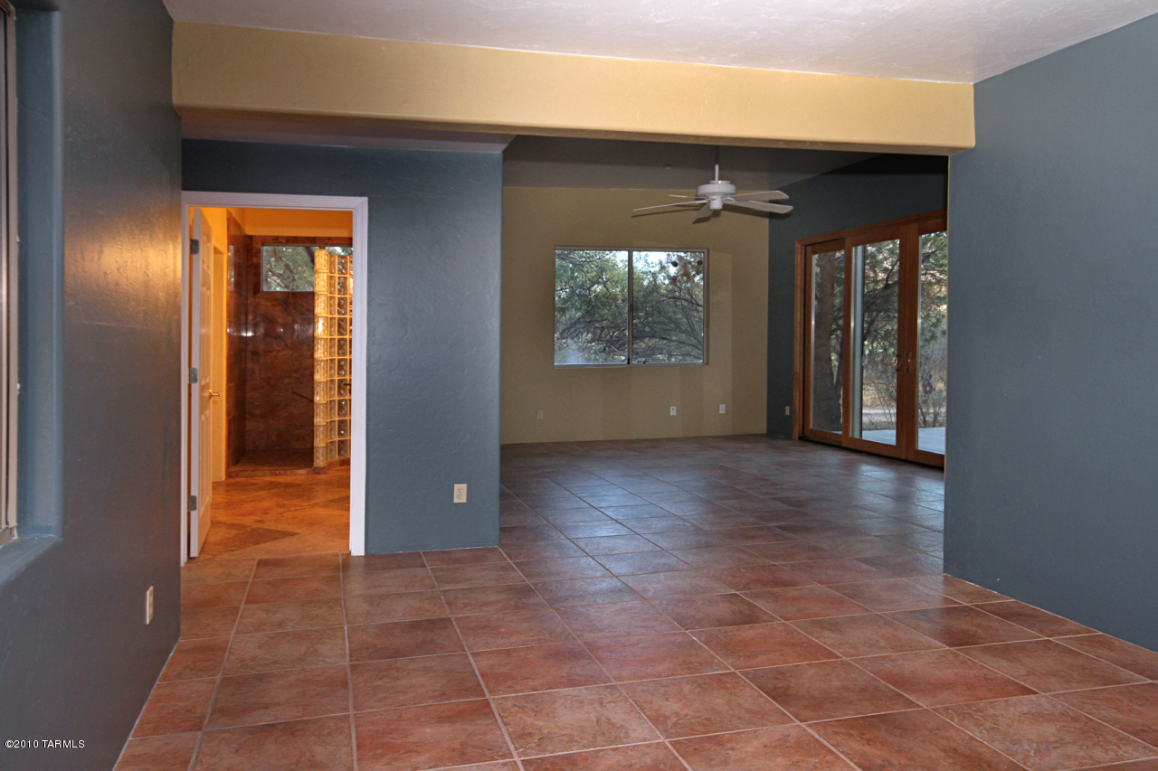 5630 East Edwin Road Tucson, AZ 85739 - Photo 13 of 18 Gallery Image 13