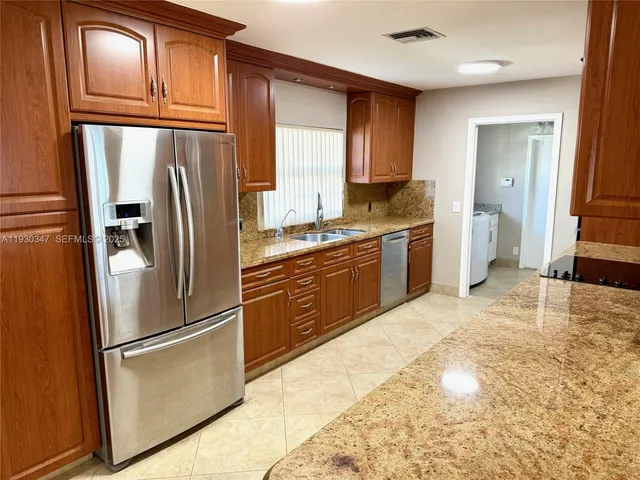 $6,000 | 360 Northwest 53rd Street, Unit 360, Boca Raton, FL 33487