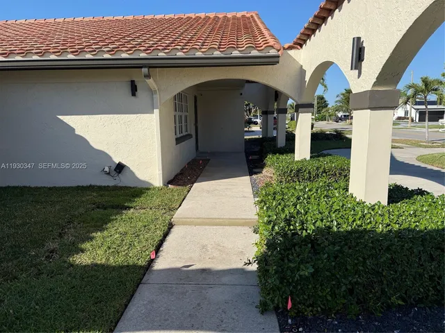 $6,000 | 360 Northwest 53rd Street, Unit 360, Boca Raton, FL 33487