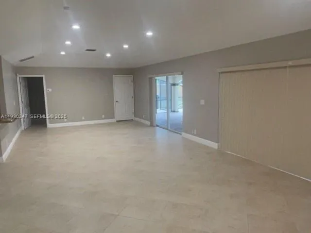 $6,000 | 360 Northwest 53rd Street, Unit 360, Boca Raton, FL 33487