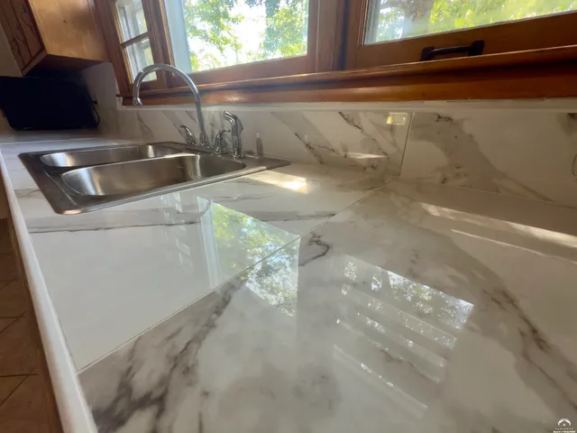 $270,000 | 923 Crestline Drive, Lawrence, KS 66049