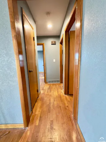 $270,000 | 923 Crestline Drive, Lawrence, KS 66049