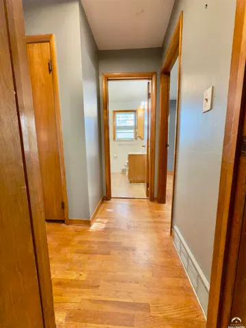 $270,000 | 923 Crestline Drive, Lawrence, KS 66049