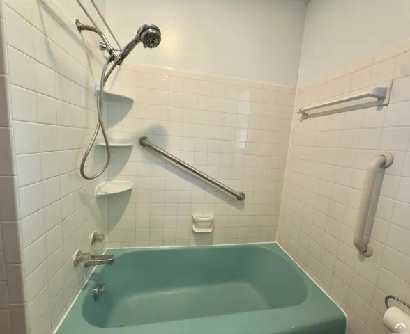 $270,000 | 923 Crestline Drive, Lawrence, KS 66049