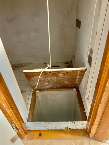 $270,000 | 923 Crestline Drive, Lawrence, KS 66049